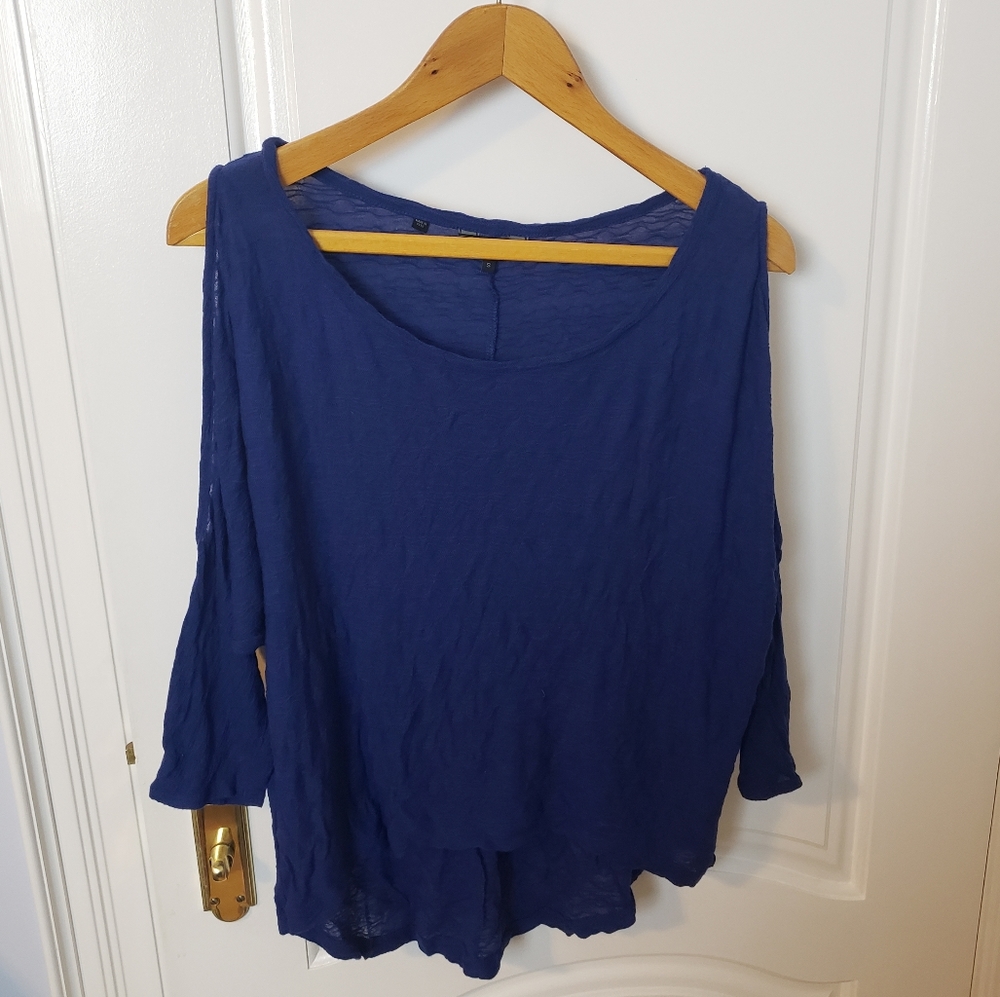 Guess top cold shoulder high low crinkle crushed texture size small